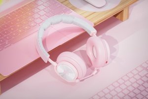 粉色头戴式耳机 KS渲染练习