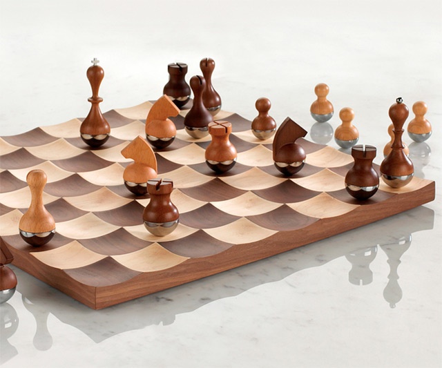 wobble-chess-set-6291.jpg