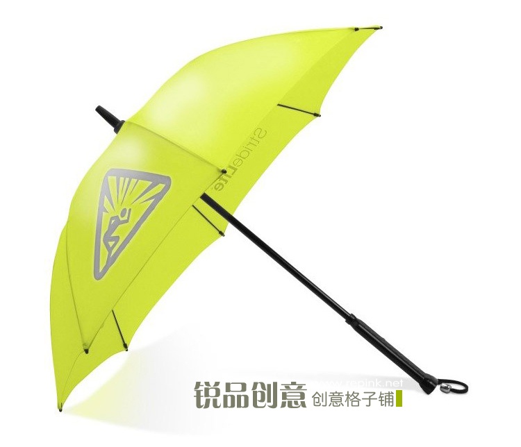 bright-night-stridelite-illuminated-umbrella-2.jpg