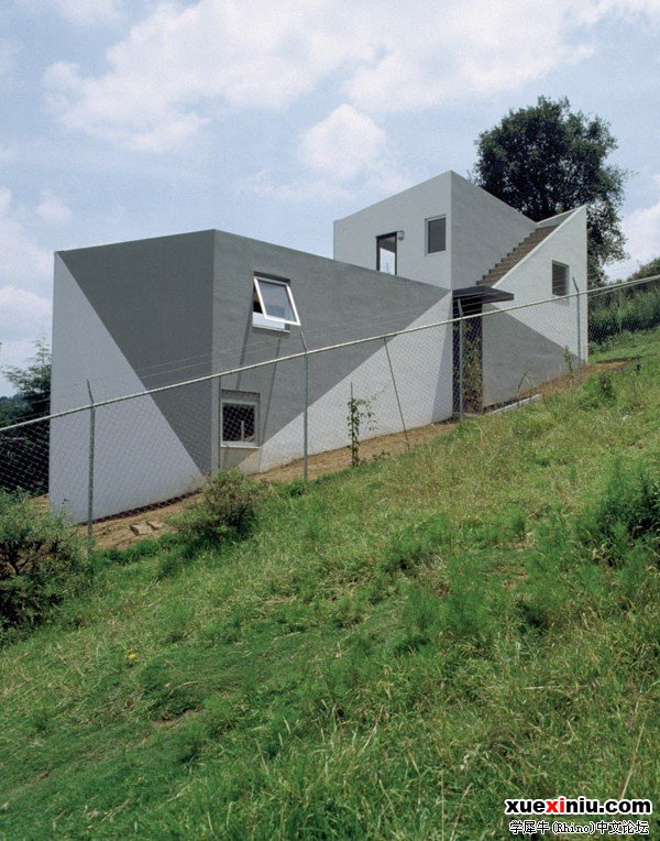 house-on-a-slope-2.jpg