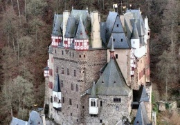 拥有着850年历史的德国爱尔茨城堡