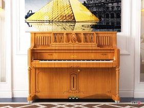 雅马哈木制雕花钢琴