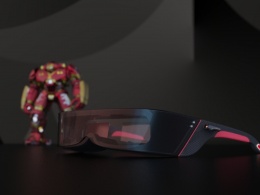 智能AR辅助眼镜（反浩克装甲来自犀牛网）