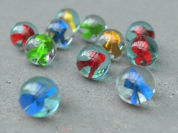 童年回忆，还记得玩过的玻璃珠吗？